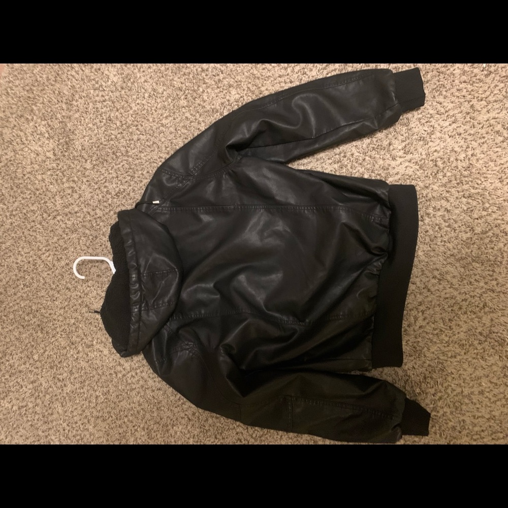 Leather jacket - Picture 2 of 3